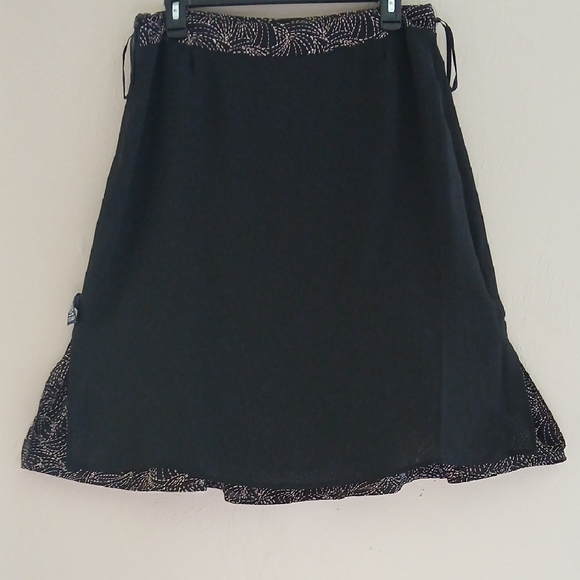 Jones Wear Black and‎ White Swirl A-Line Skirt Sz 10 - Picture 6 of 9